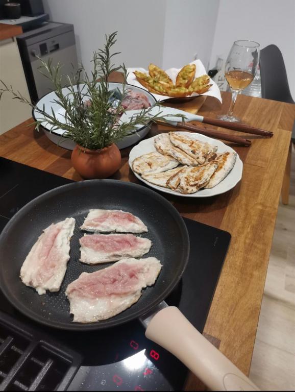 Вечеря в общата кухня
